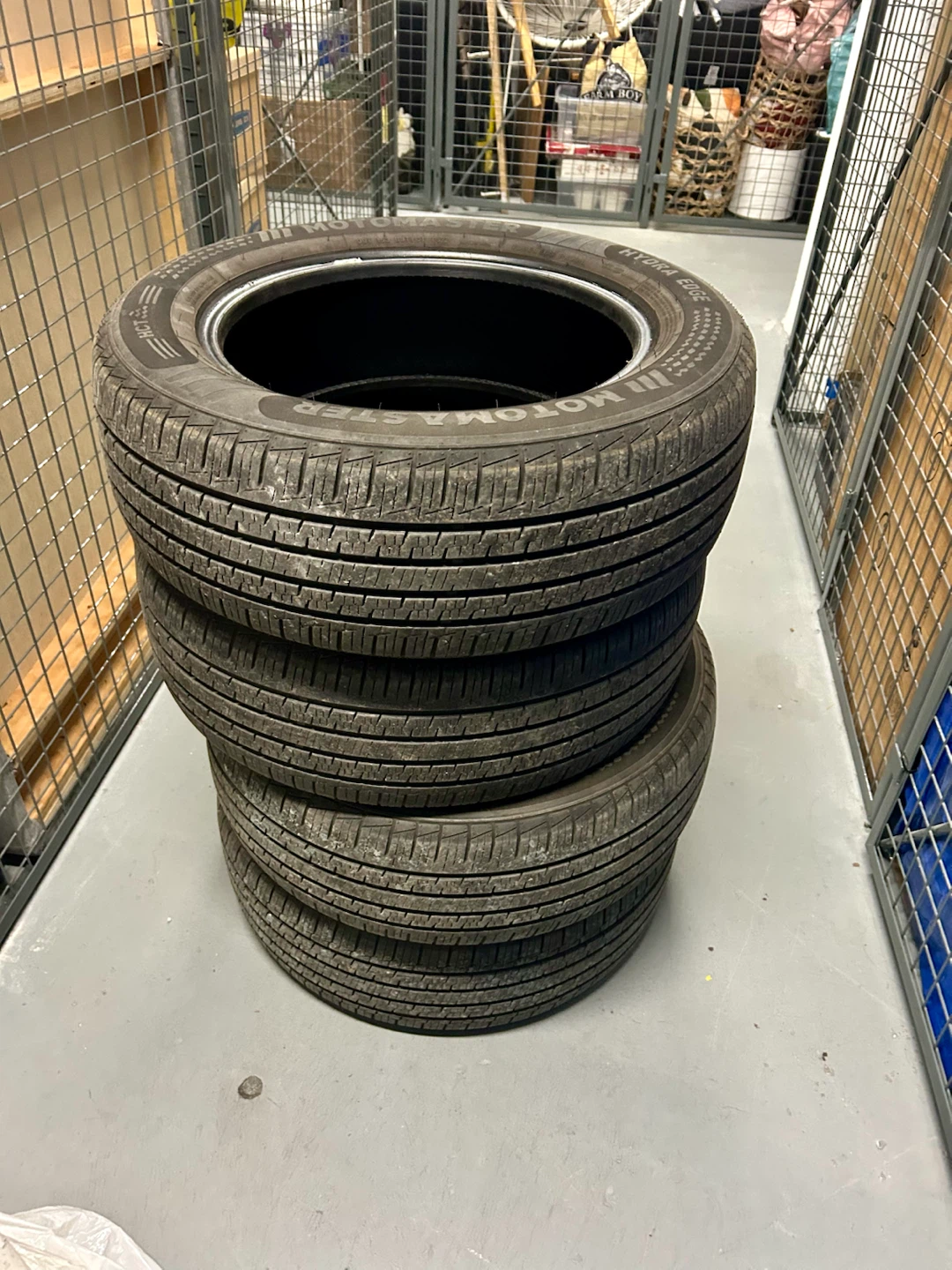 Set of 4 Motomaster Hydra Edge Tires