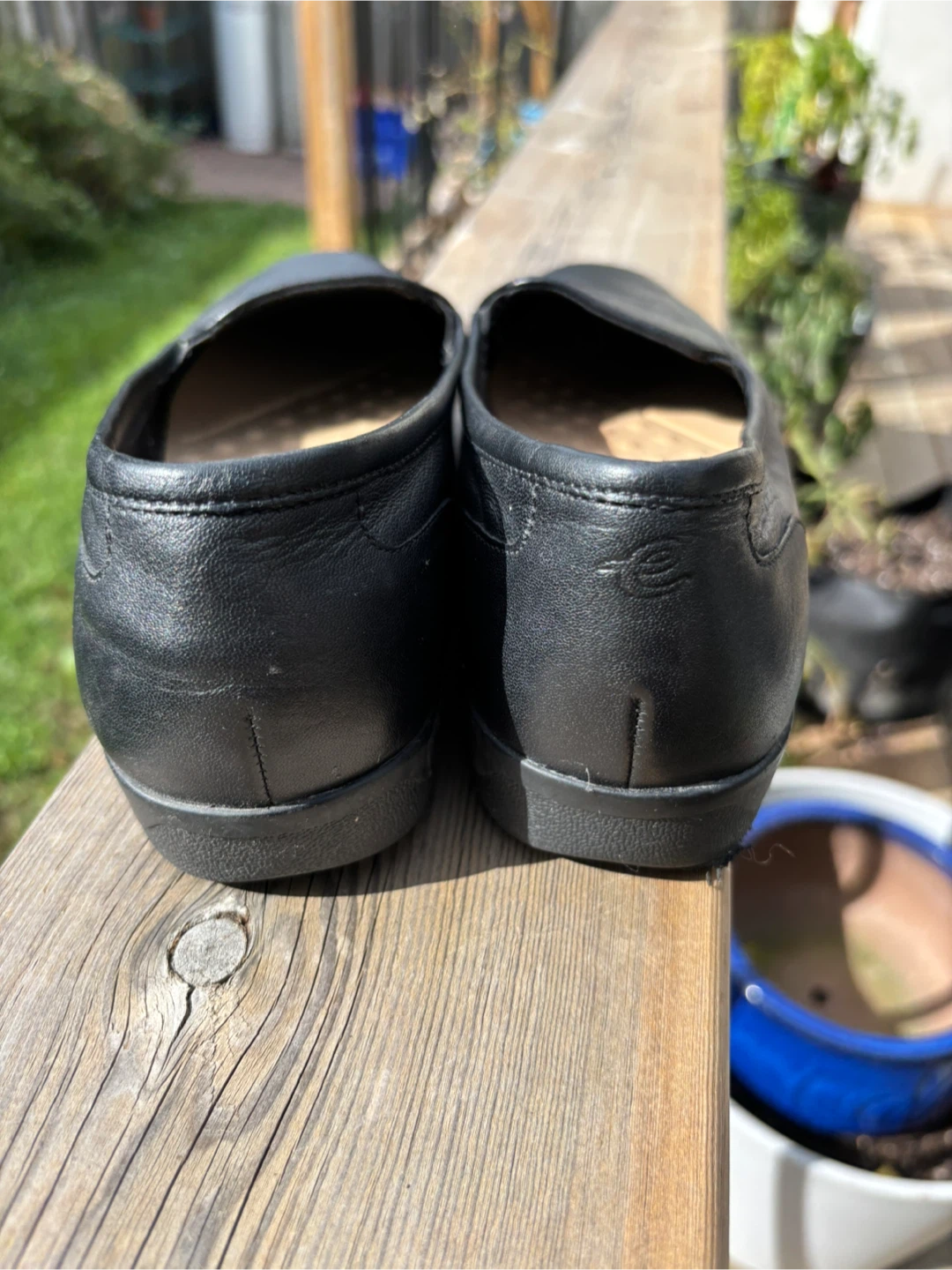 8.5 Easy Spirit Black Leather Slip-on Shoes - photo 2