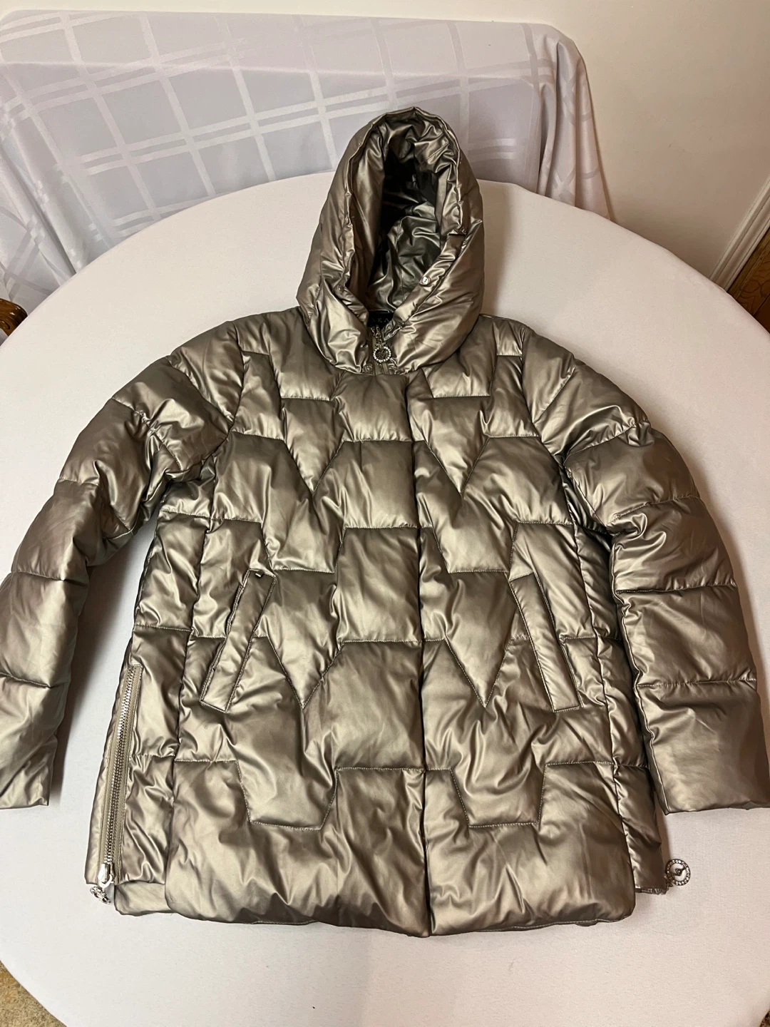 8-10 - Warm Stylish Silver Winter Puffer Coat - made in Europe