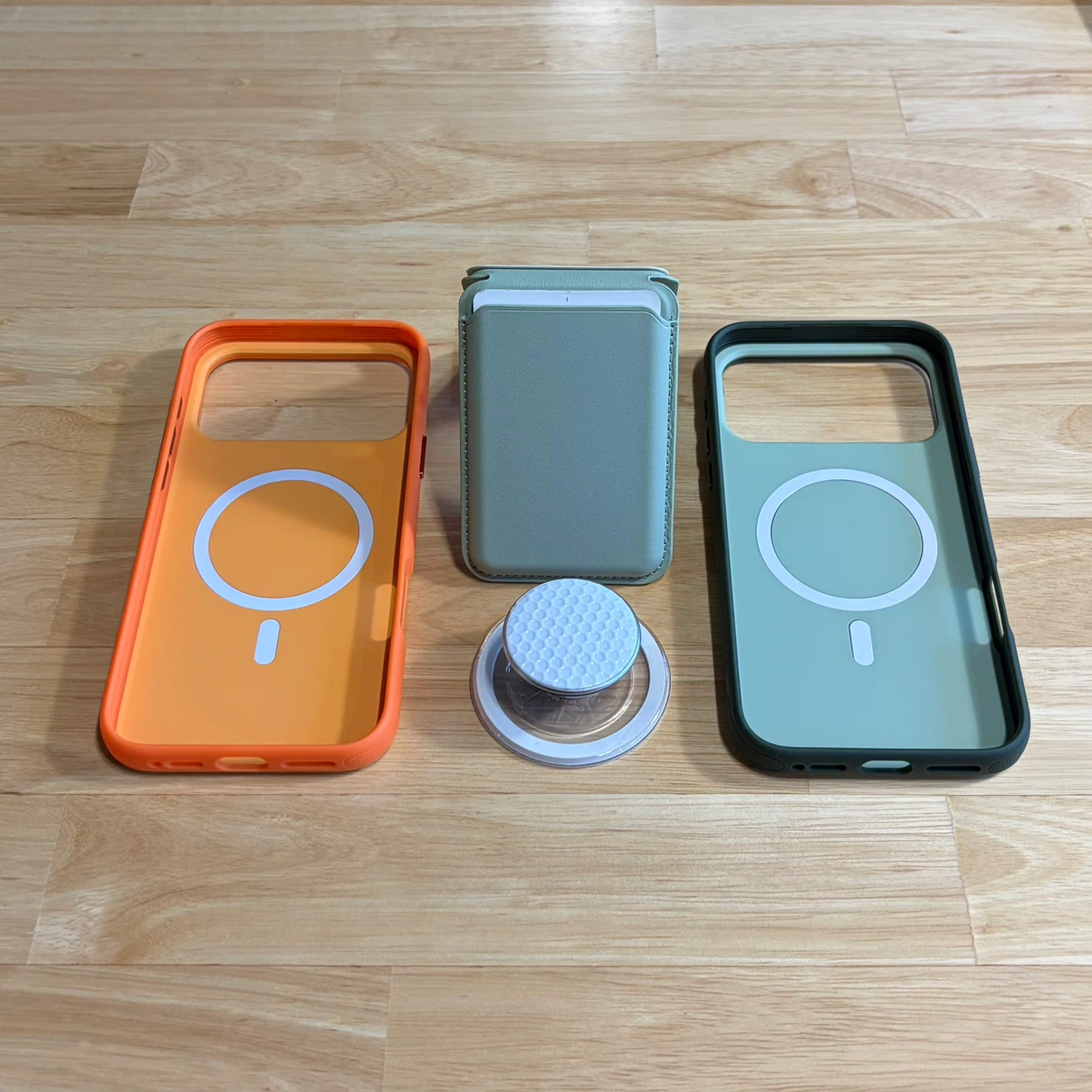 iPhone MagSafe Accessories - photo 2