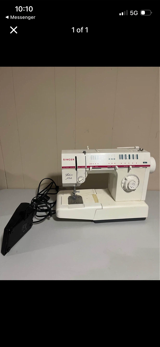 Singer Fashion Mate Sewing Machine