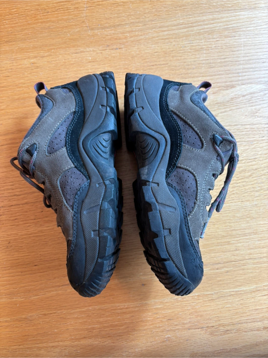 7.5 Salomon Hiking Shoes - photo 2