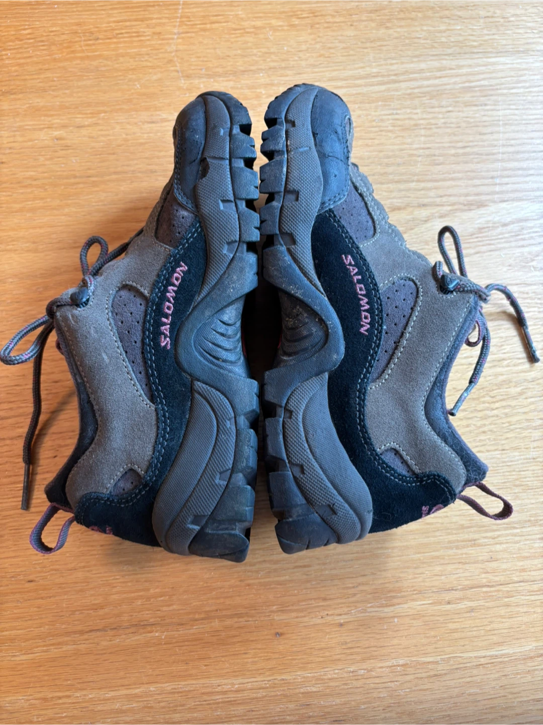 7.5 Salomon Hiking Shoes - photo 3