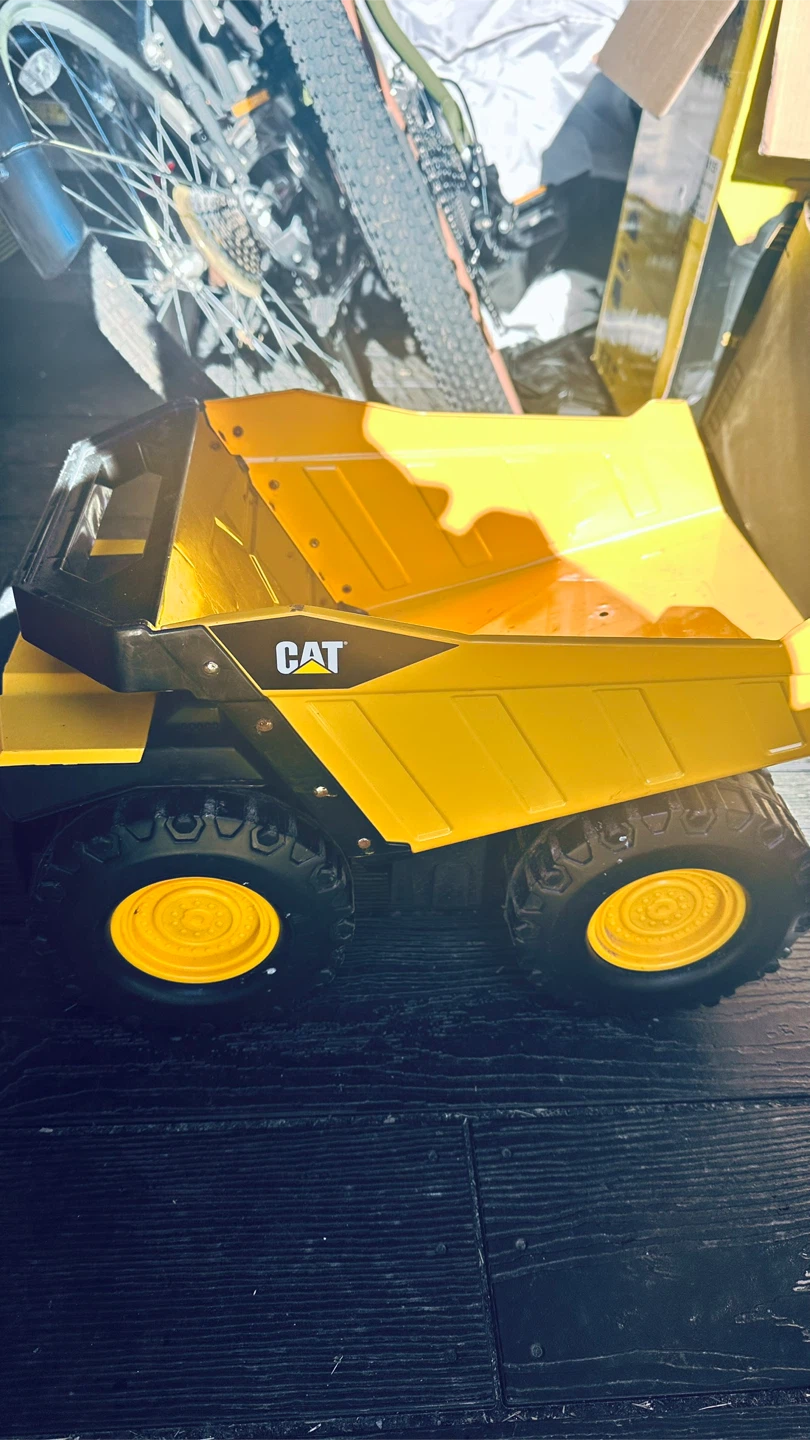 CAT Construction Dump Truck Toy - photo 3