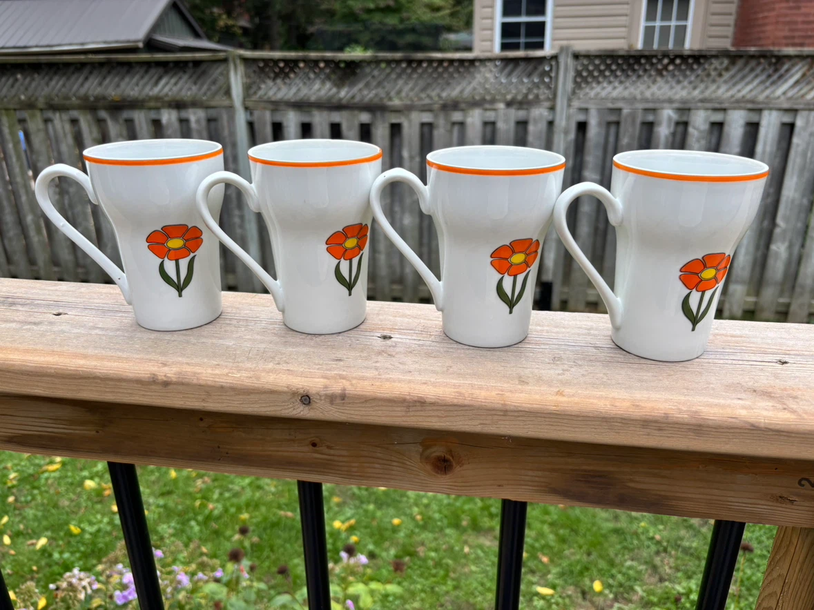 1970s Flower Power Pedestal Mugs - Set of 4 (Made in Japan) - photo 2