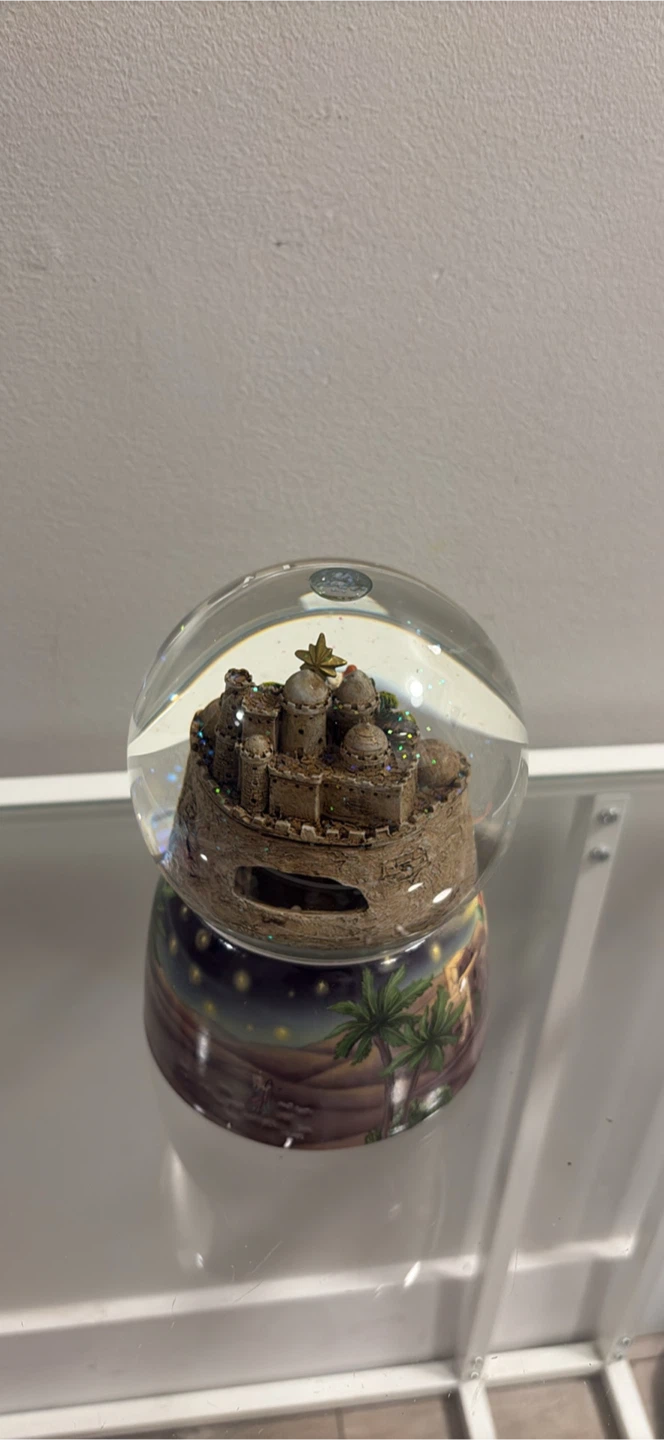 Nativity Scene Snow Globe - photo 5