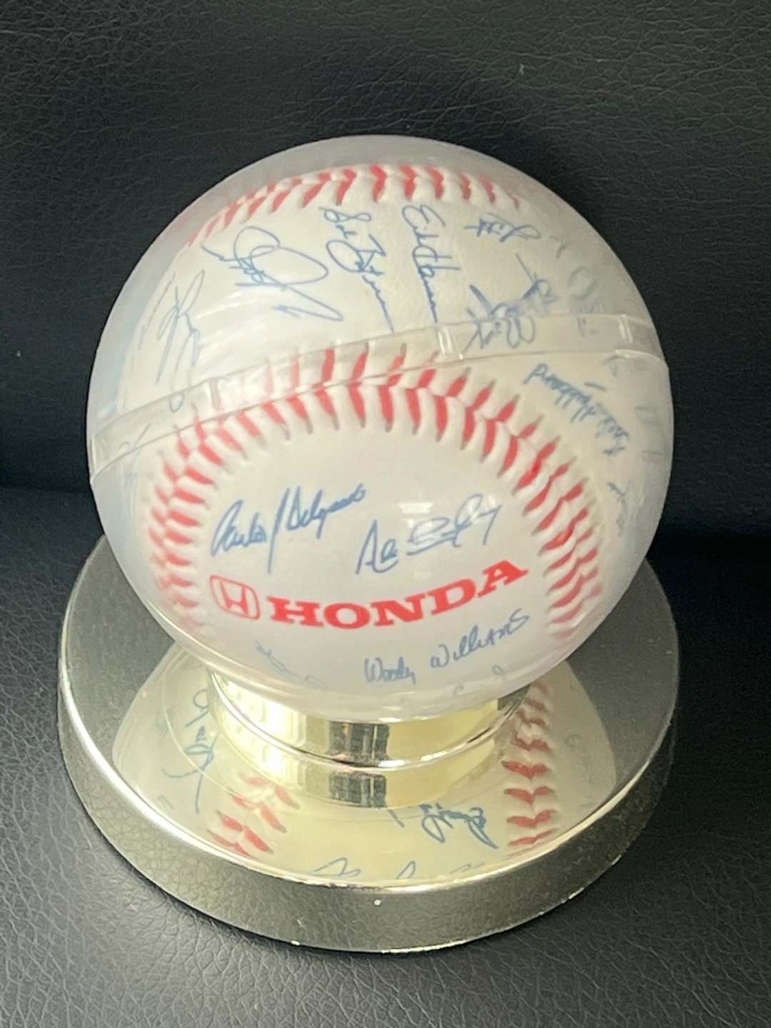 Toronto Blue Jays Signed Baseball with Display Case - photo 2