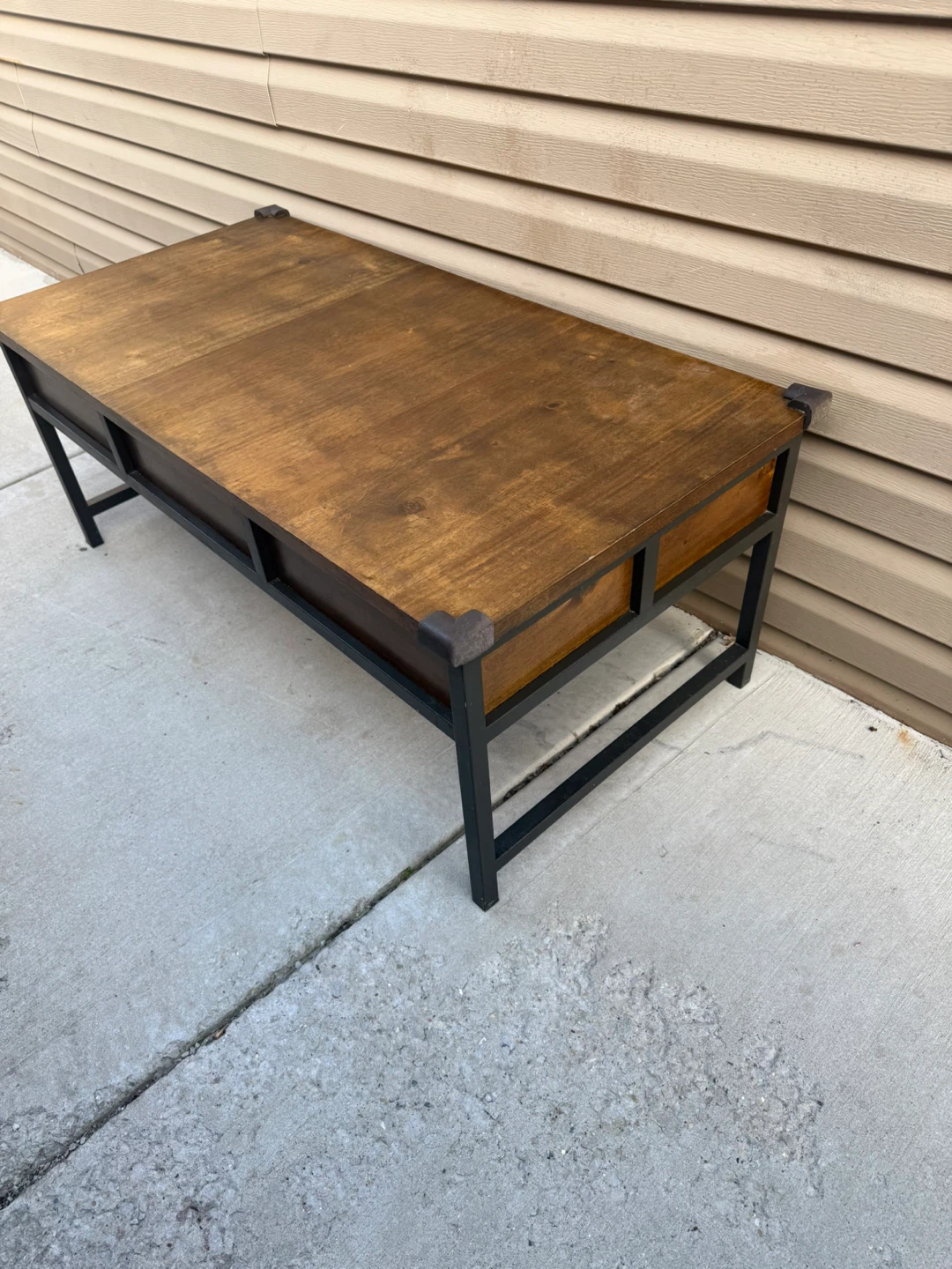 Industrial Style Coffee Table - photo 4