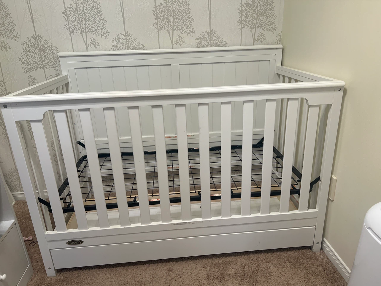 Graco White Convertible Crib