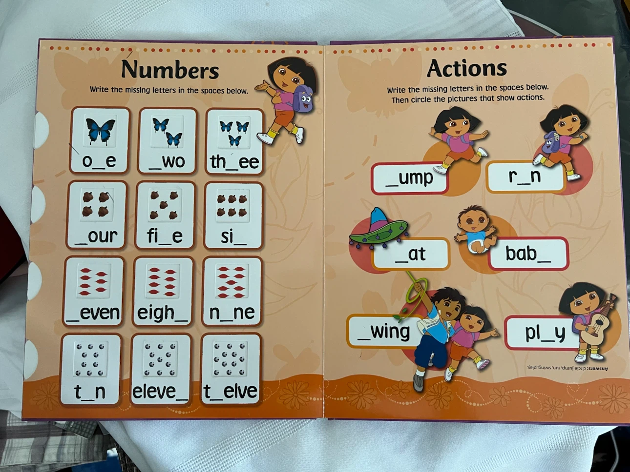 Dora the Explorer Words wipe-off activity book - photo 4