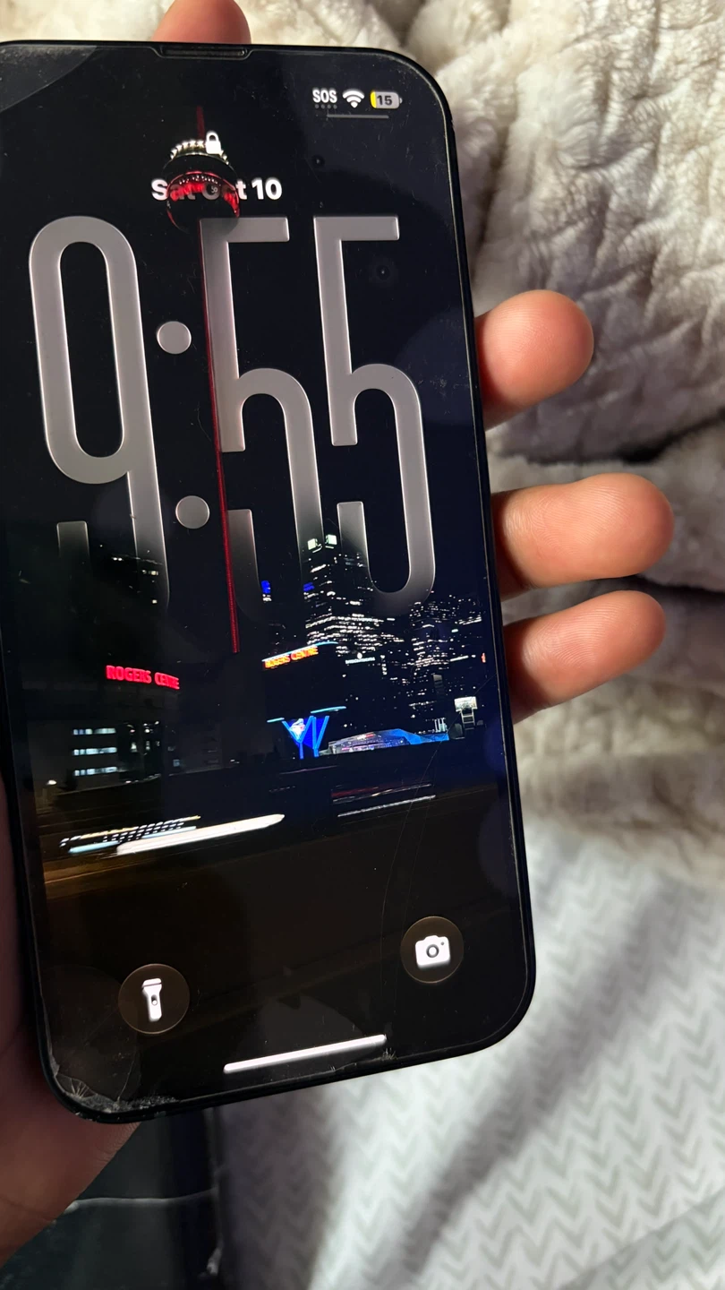 Apple iPhone 13