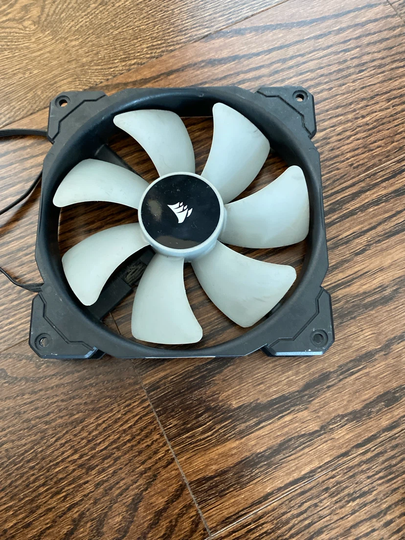 Set of 4 Corsair Computer Case Fans - photo 2