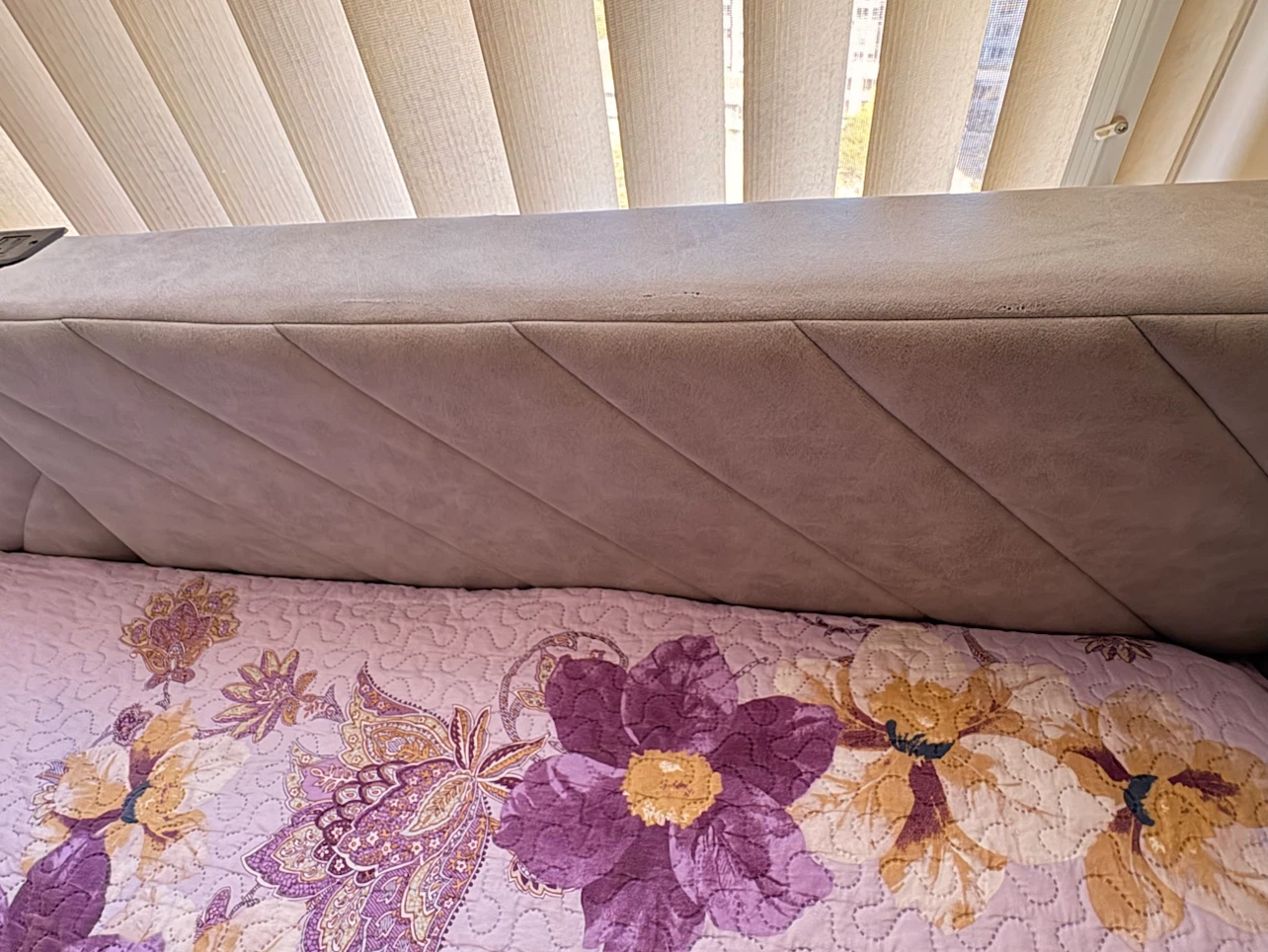 Grey Upholstered Daybed with Storage - photo 3