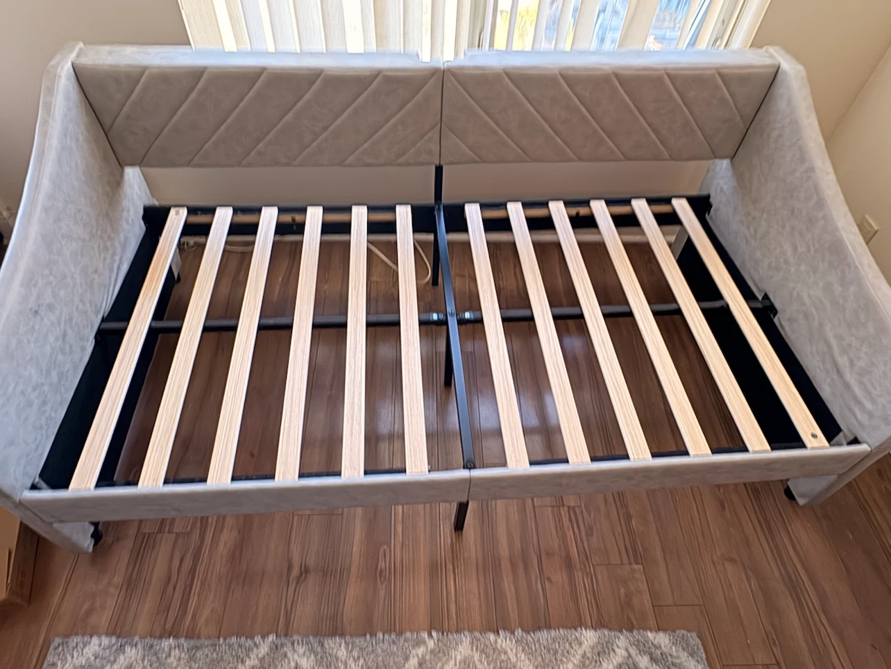Grey Upholstered Daybed with Storage - photo 4