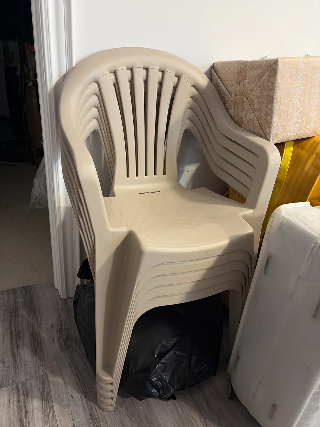 Set of 5 Beige Stackable Plastic Chairs