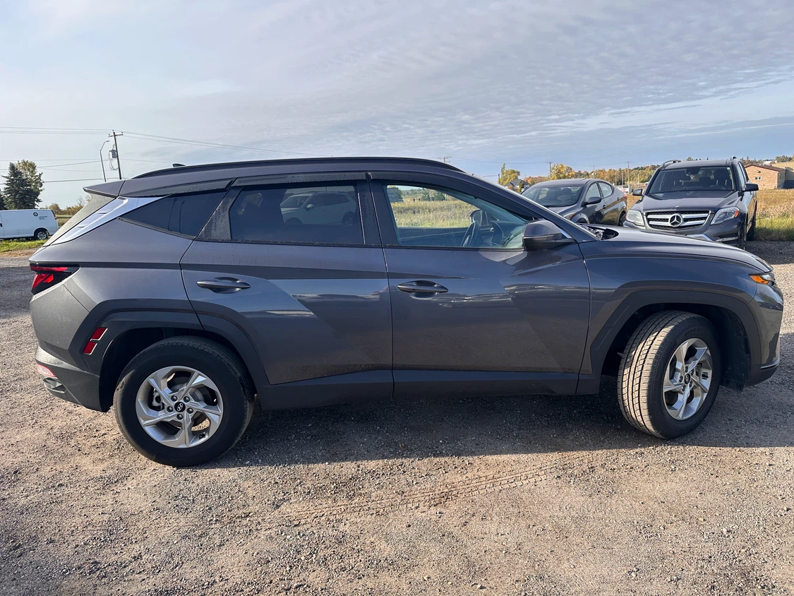 Hyundai Tucson SUV - photo 4