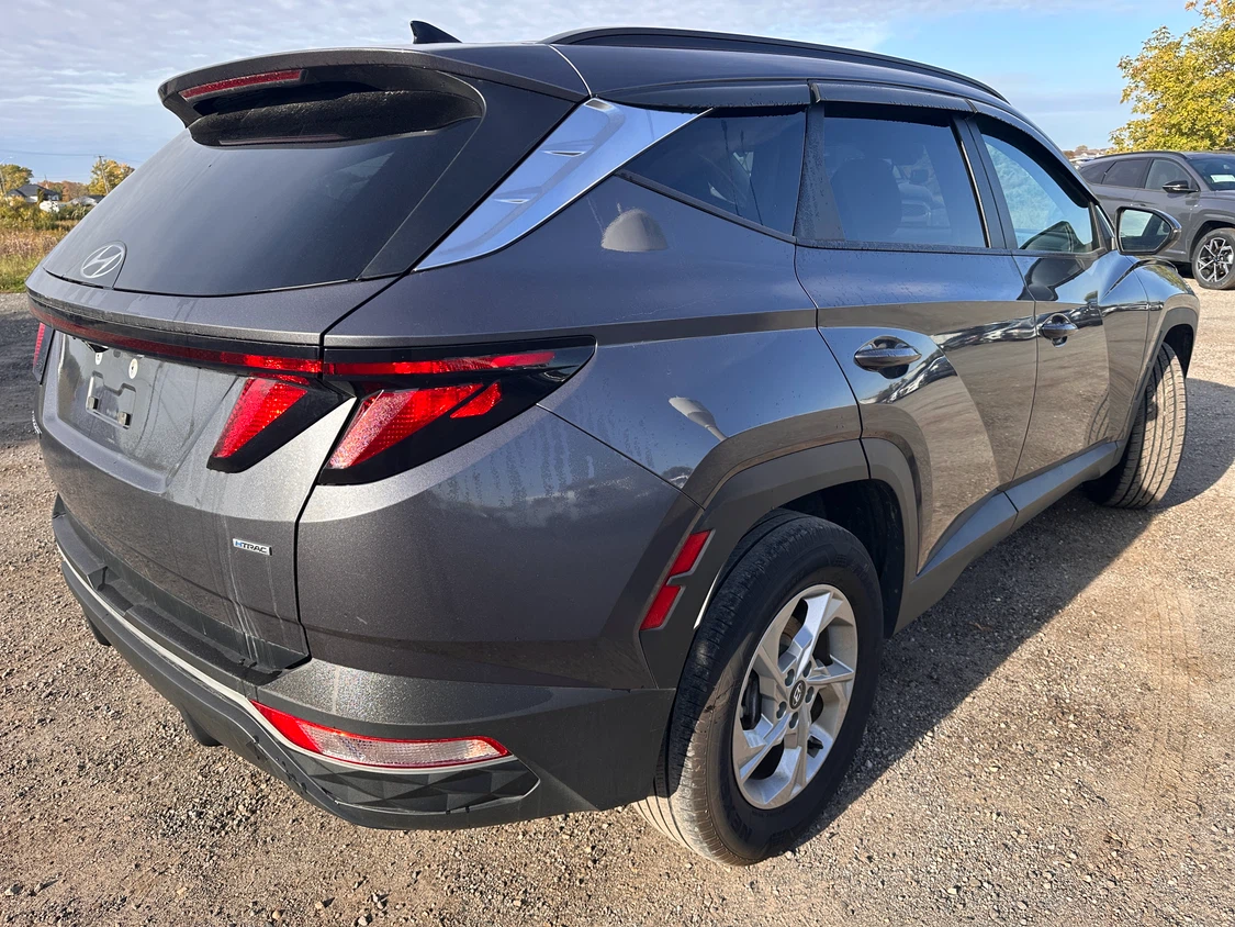 Hyundai Tucson SUV - photo 5