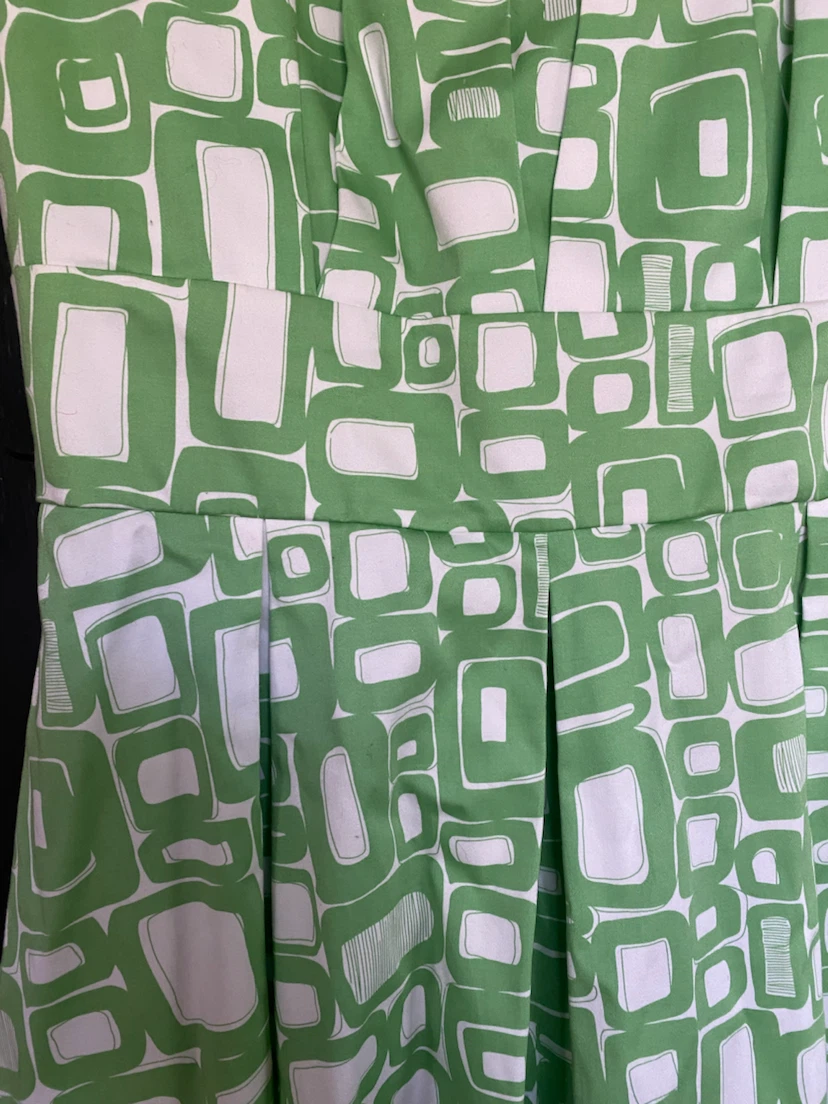 Calvin Klein Green and White Geometric Dress - photo 2