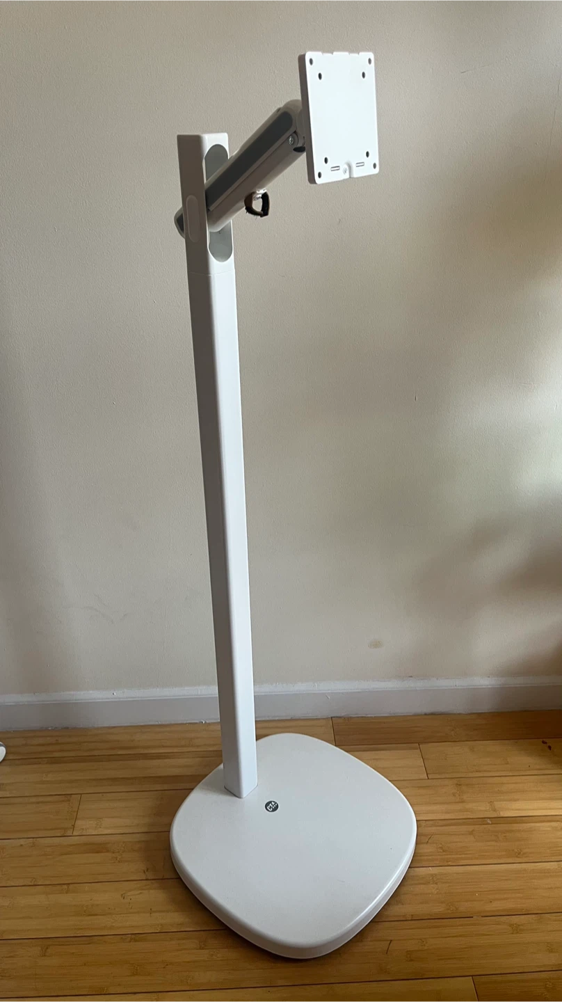 Monitor/tv Floor Stand with wheels