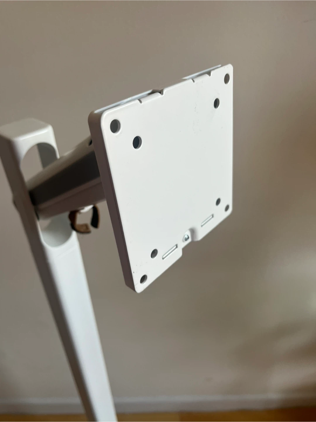 Monitor/tv Floor Stand with wheels - photo 2