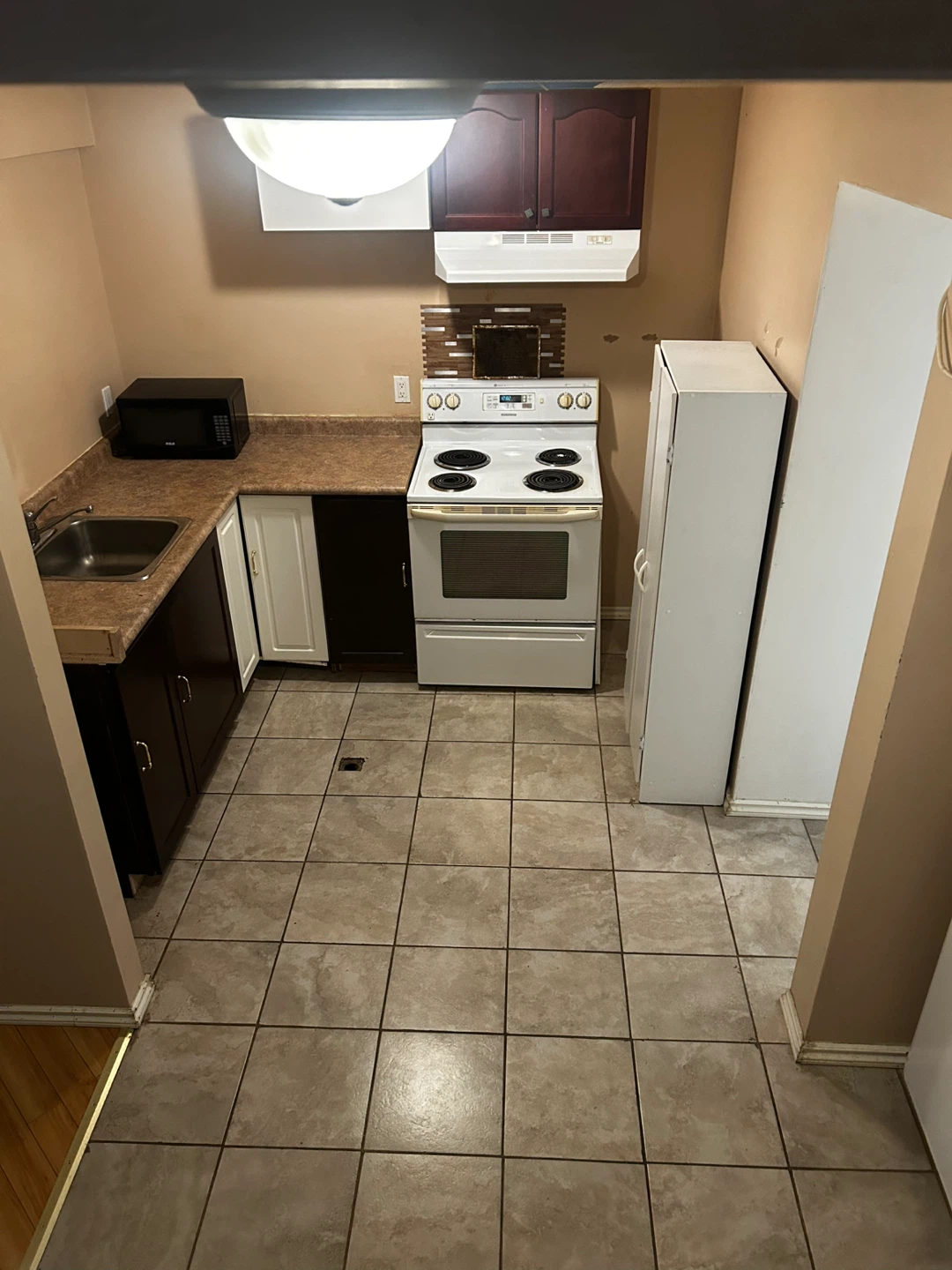 1 Bedroom Basement Apartment for Rent - Preston, Cambridge - photo 4