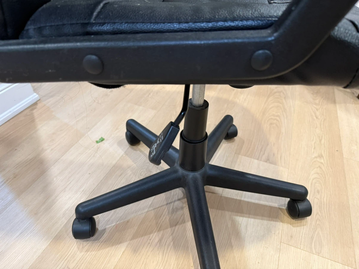 Black Office Chair - photo 4