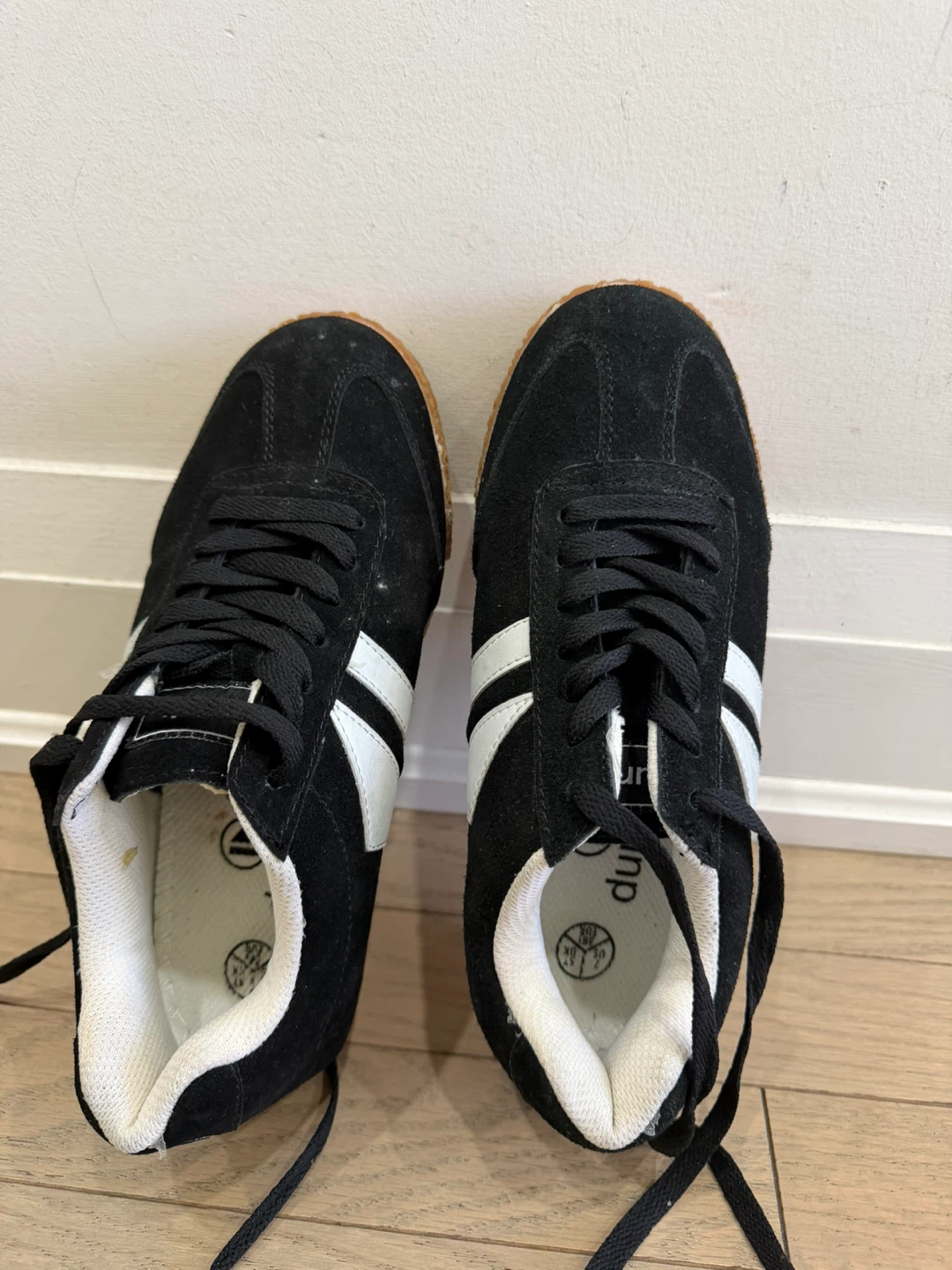Girl shoe