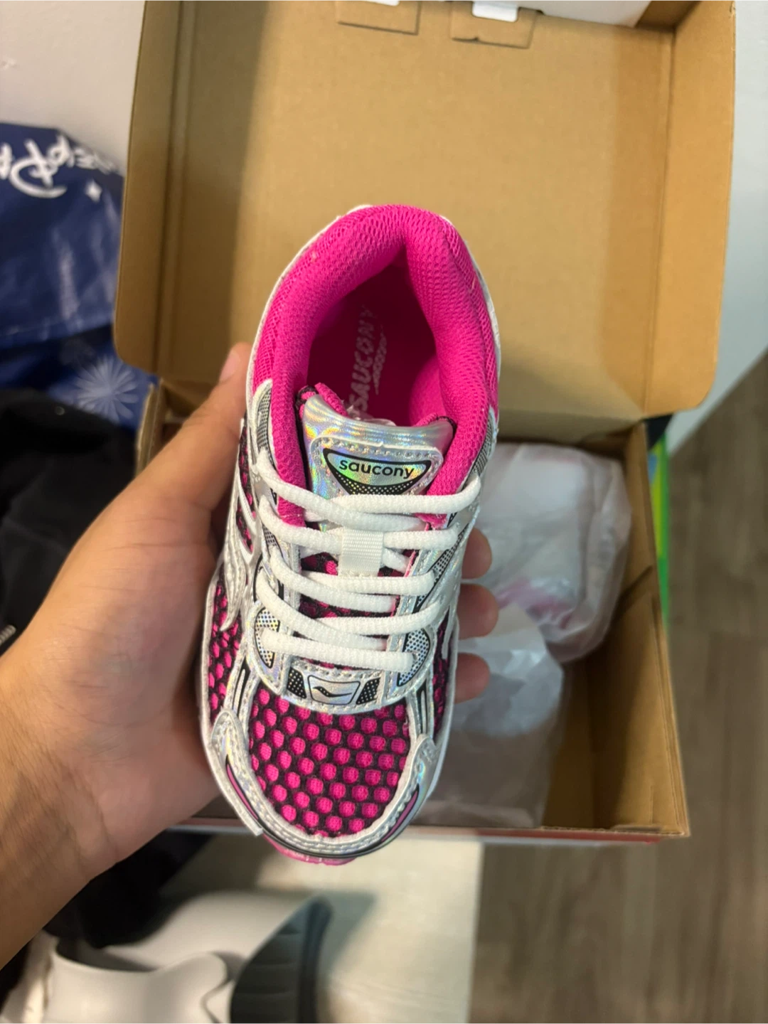 Saucony Omni 9 KDZ Fuchsia/Iridescent Sneakers - photo 2
