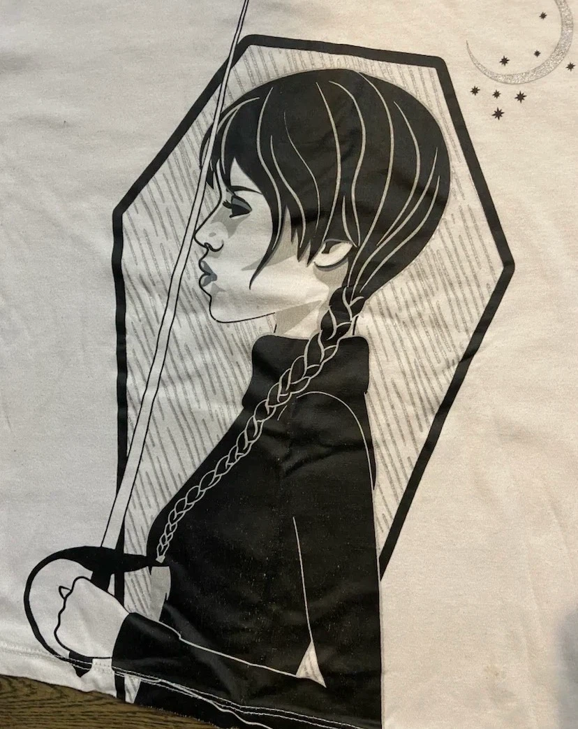 EUC: White Cropped “Wednesday” Graphic Tee Size 10-12 yrs - photo 2