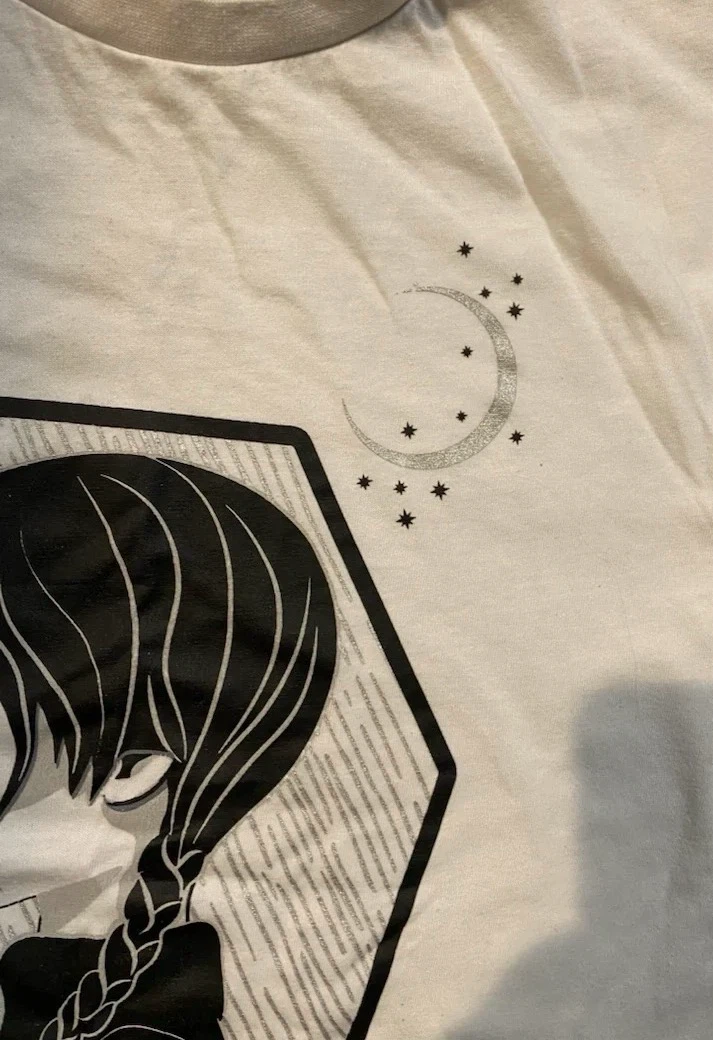 EUC: White Cropped “Wednesday” Graphic Tee Size 10-12 yrs - photo 3