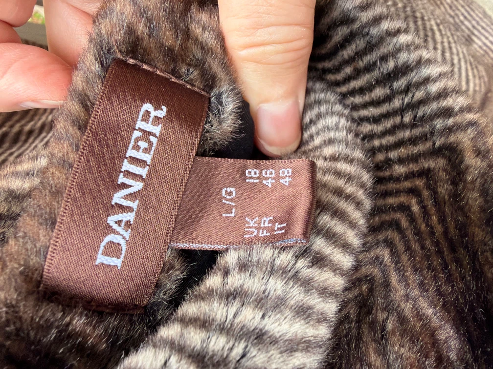 Danier Faux Fur Vest - Large - photo 2