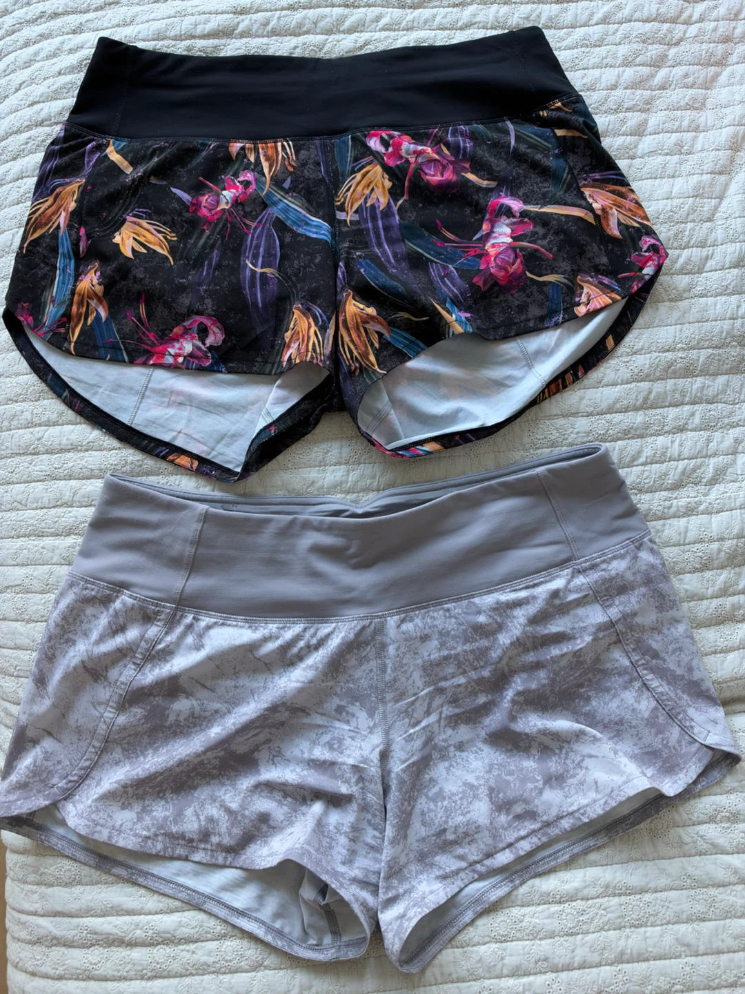 2 pairs Spoed up Lululemon shorts length 4” size M - photo 2