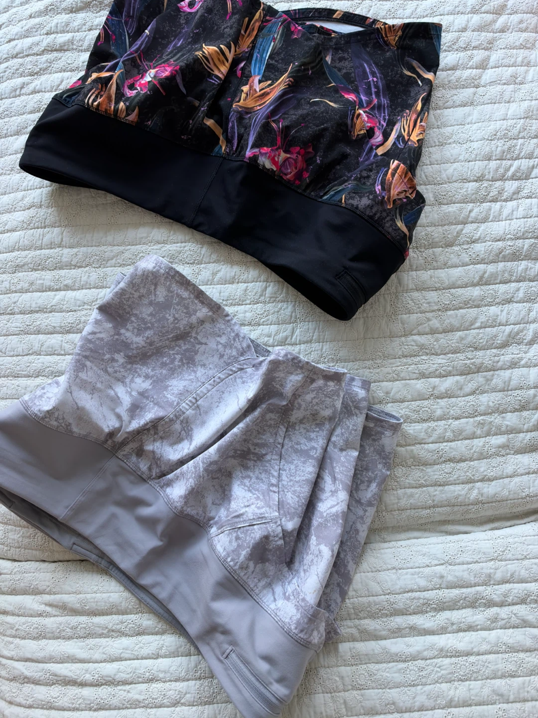 2 pairs Spoed up Lululemon shorts length 4” size M - photo 5