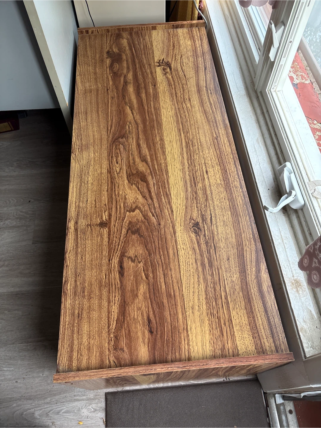 Wood grain coffee table