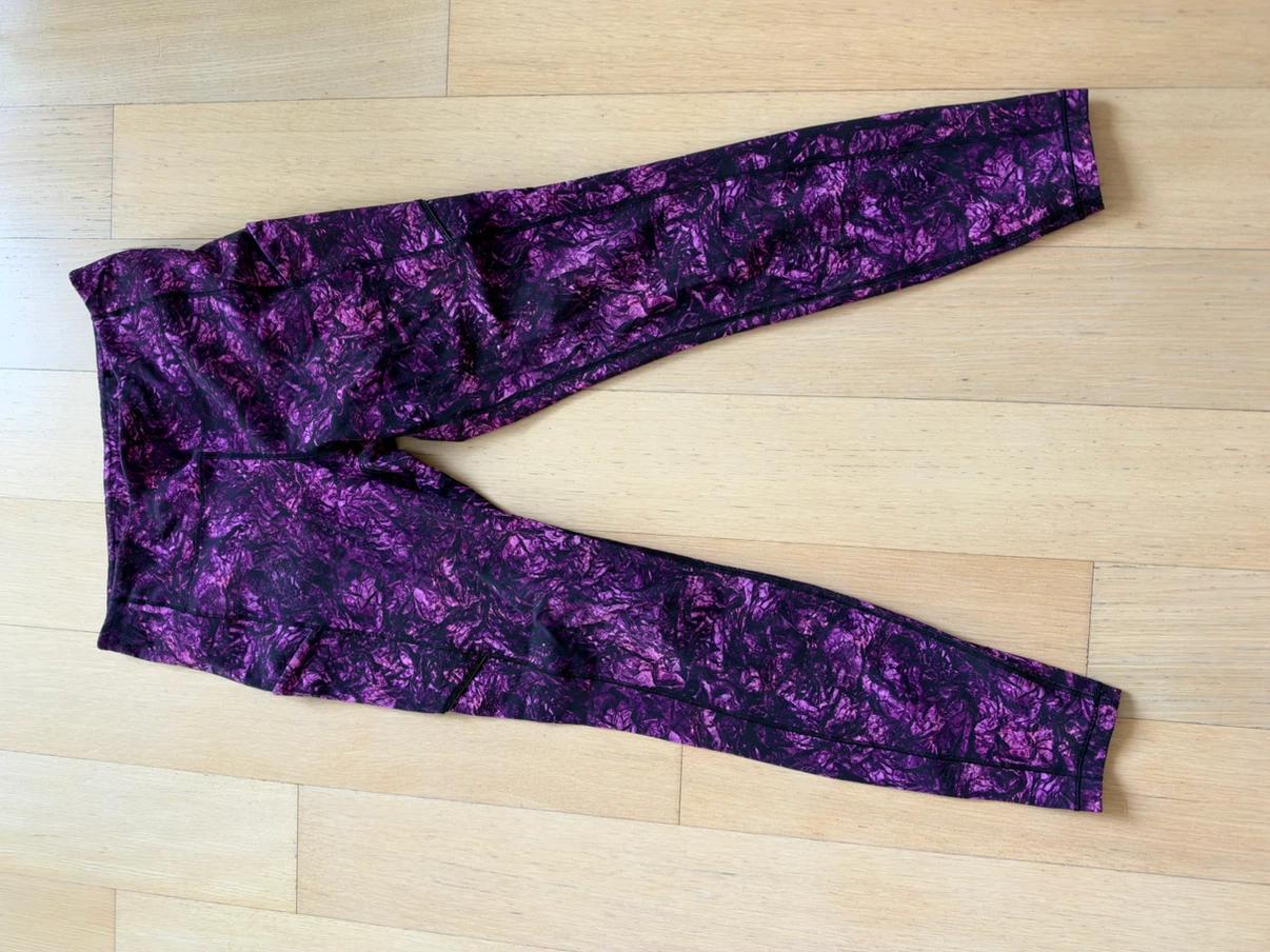 Lululemon leggings size 8 Thick fabric side deep pocket
