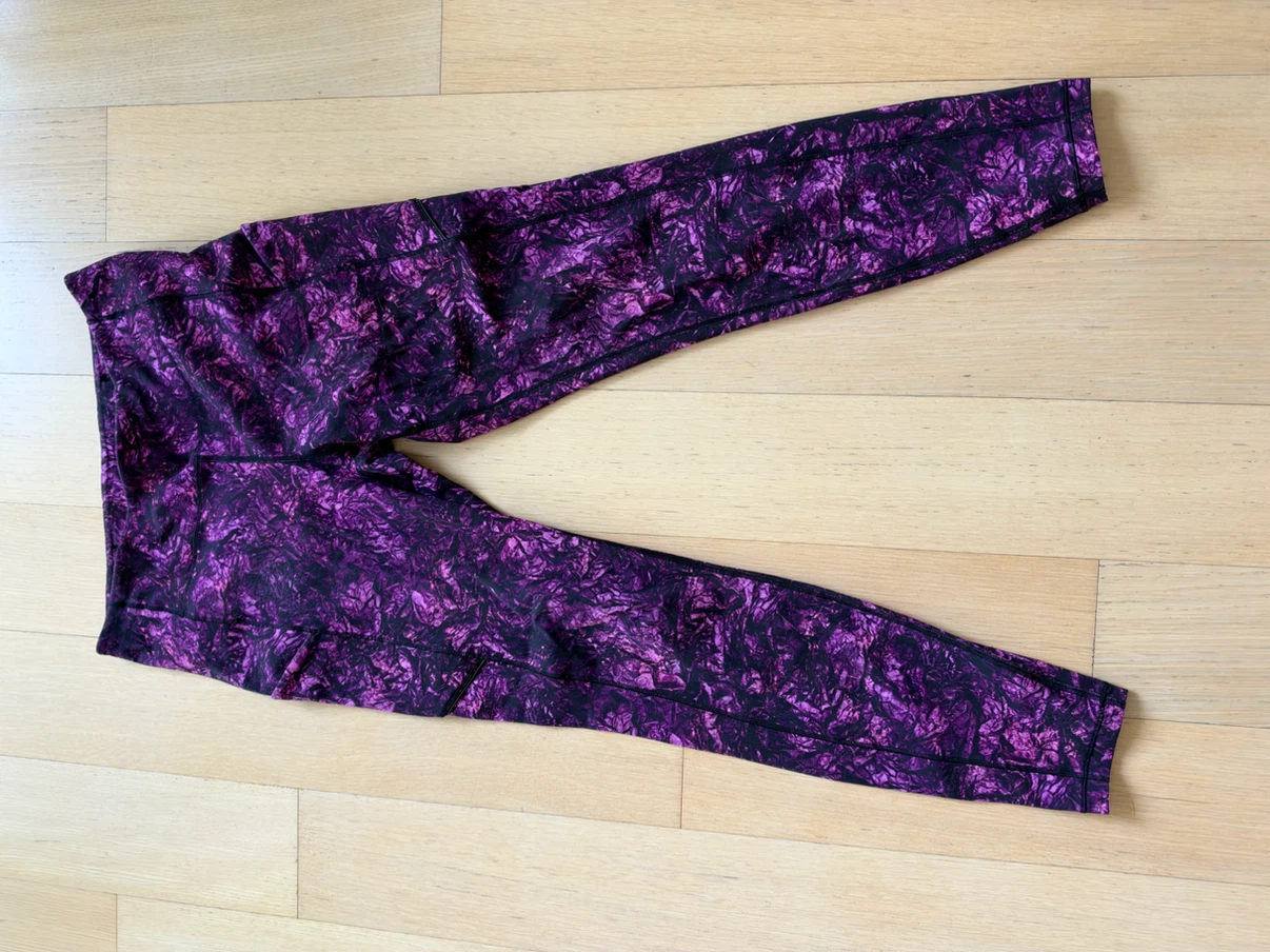 Lululemon leggings size 8 Thick fabric side deep pocket - photo 2