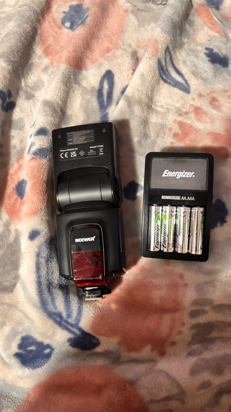 Neewer TT560 Speedlite Flash and Accessories - photo 2