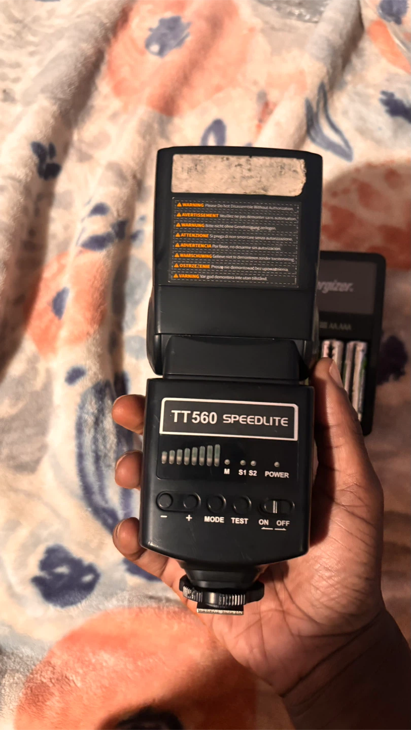 Neewer TT560 Speedlite Flash and Accessories - photo 3