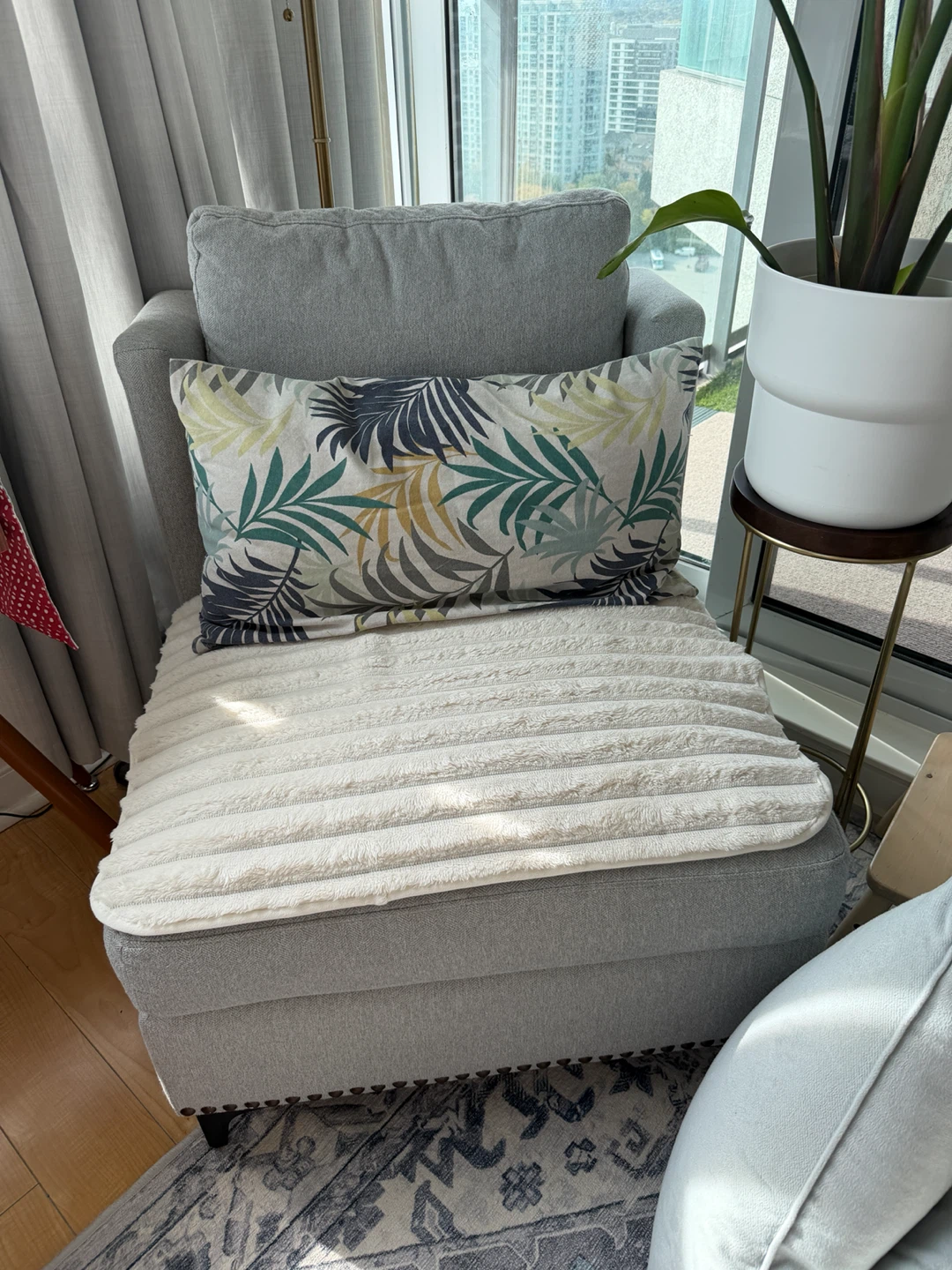 Light grey upholstered armchair - photo 2