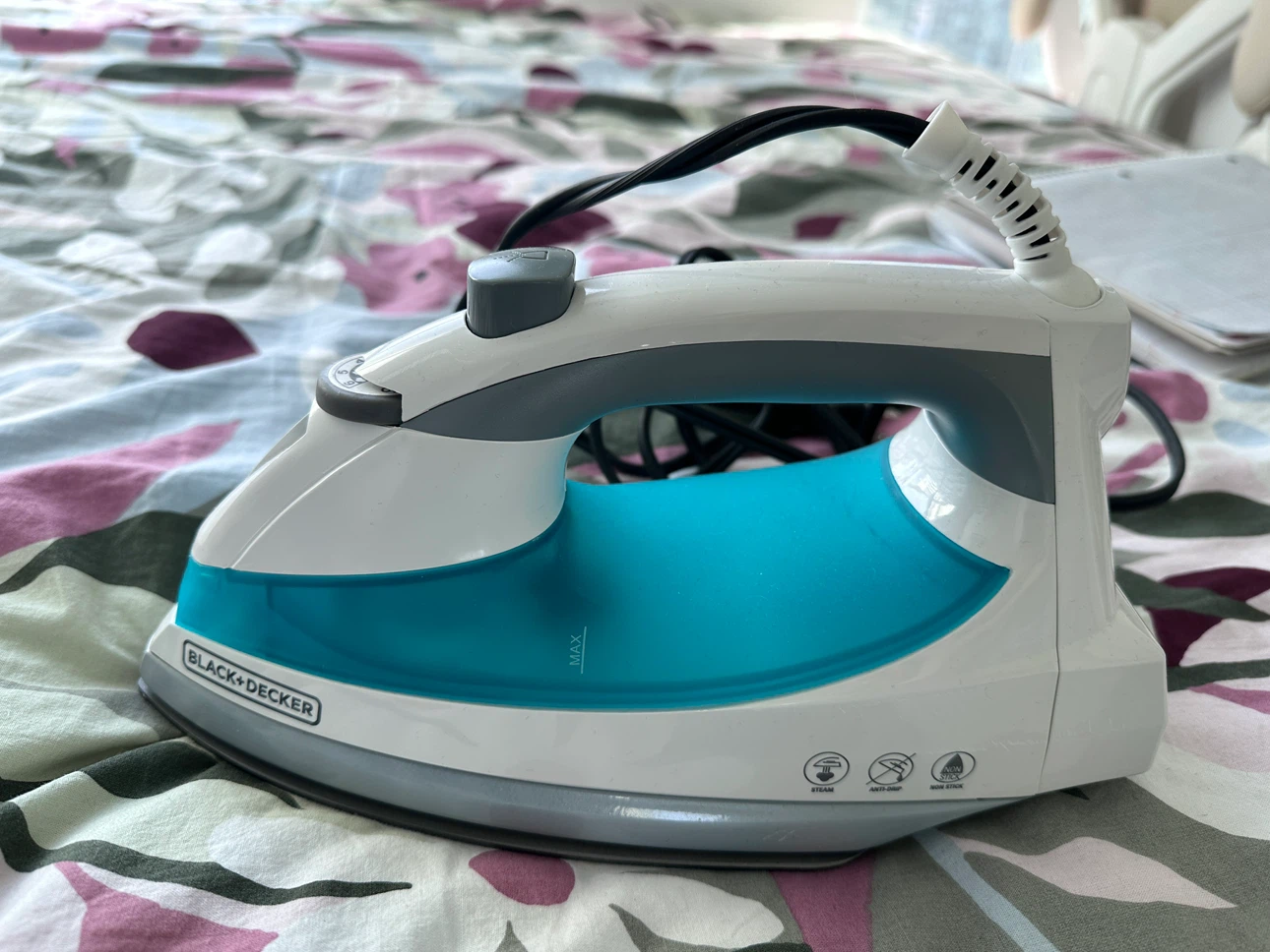 BLACK+DECKER Steam Iron