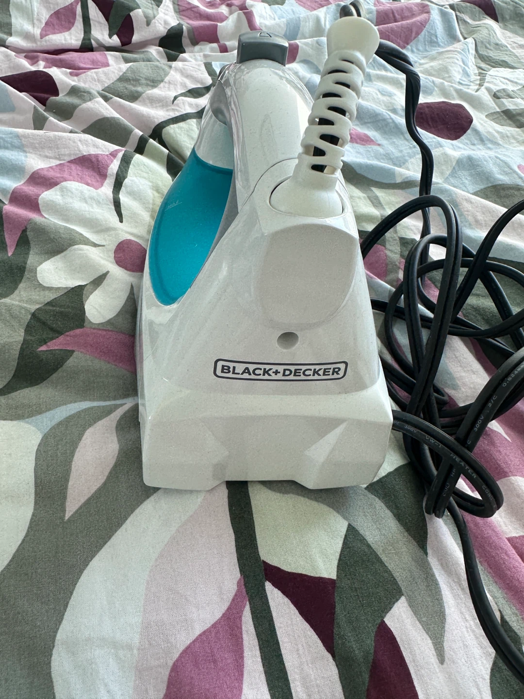 BLACK+DECKER Steam Iron - photo 2