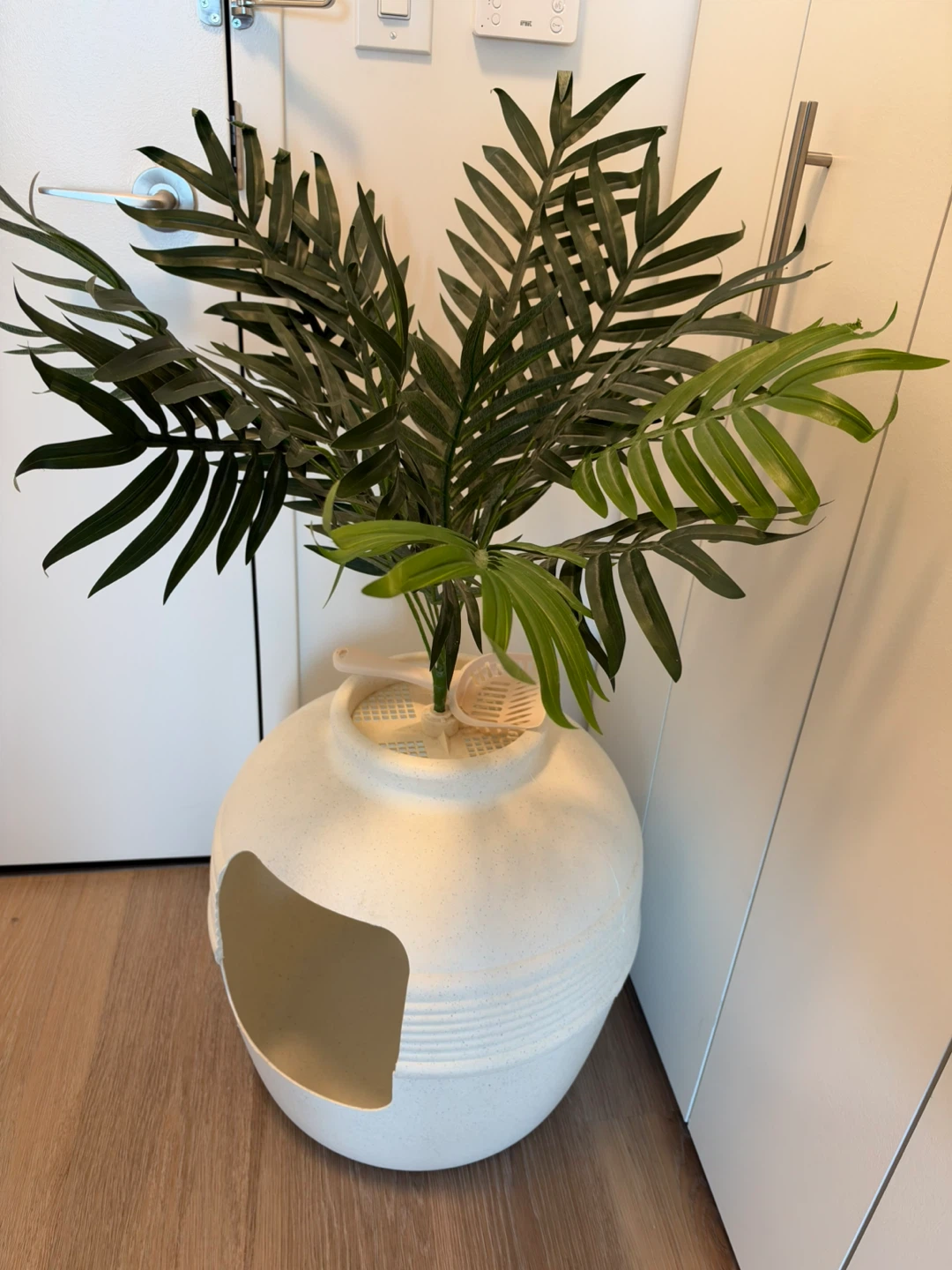 Cat Litter Box with decorative faux Planter - photo 2