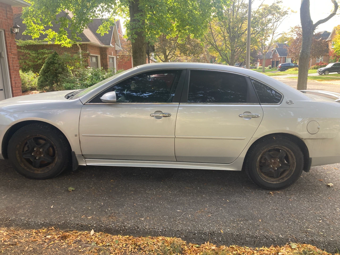 2009 Chevrolet Impala LTZ KM (156k), Sunroof, Leather, As Is - photo 4