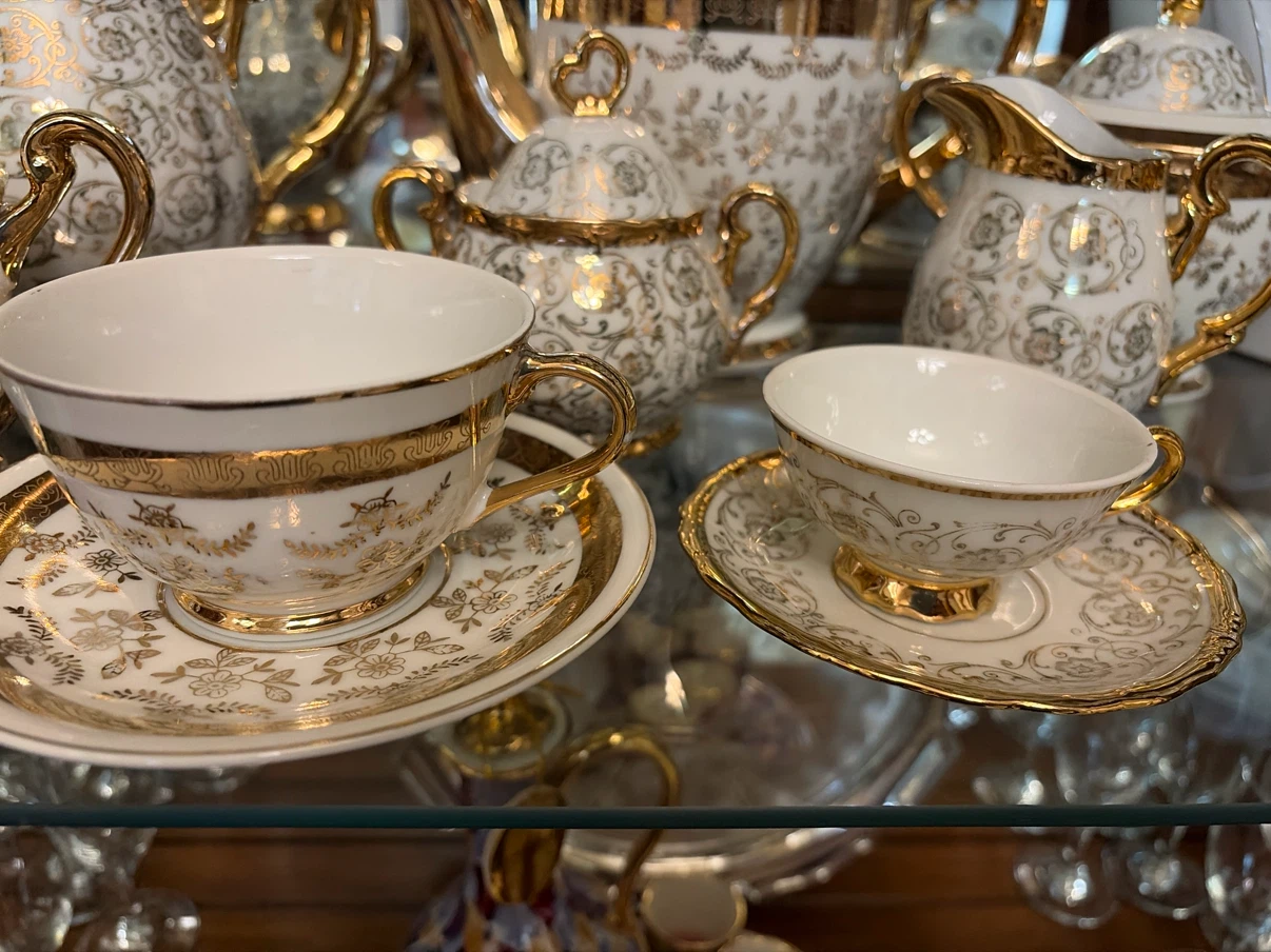 Vintage Gold and White Floral Tea Set - photo 2