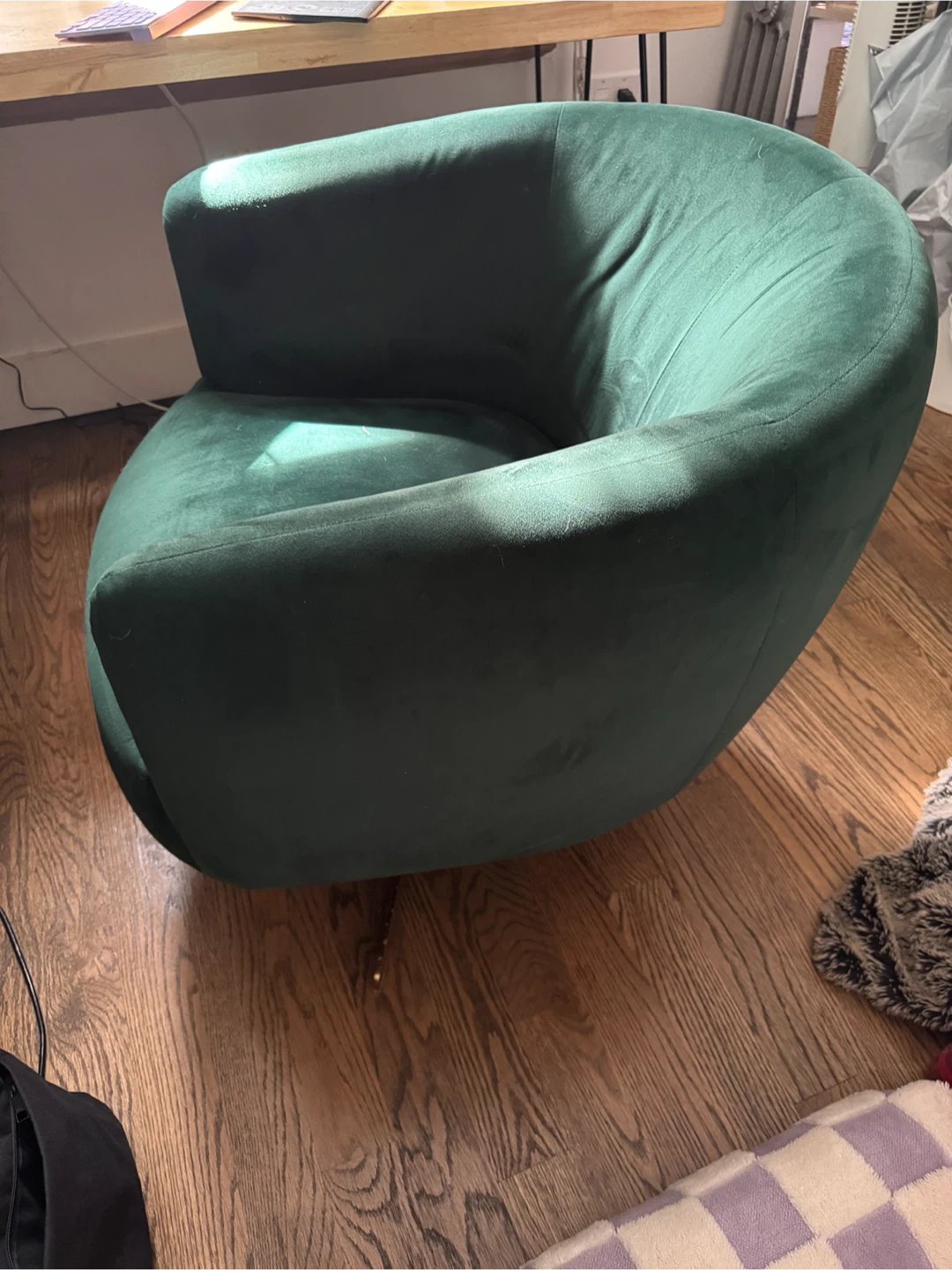 Green Velvet Swivel Chair - photo 3