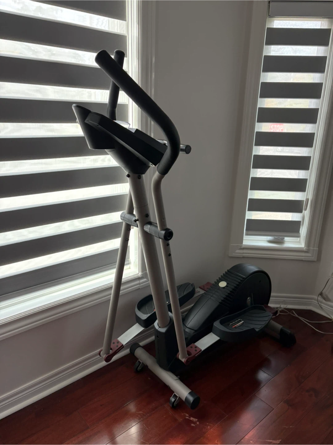 Weslo Momentum Elliptical Trainer - photo 5