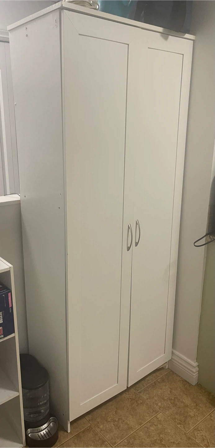 Storage cabinet