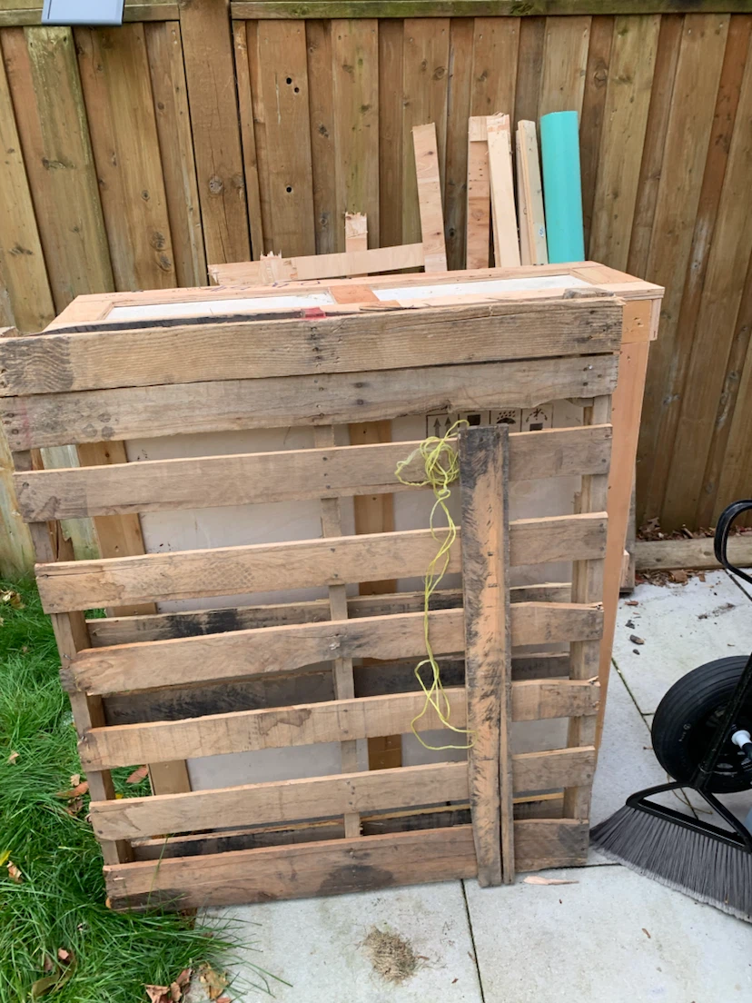 Wood scraps - will pay 80 to take - photo 2