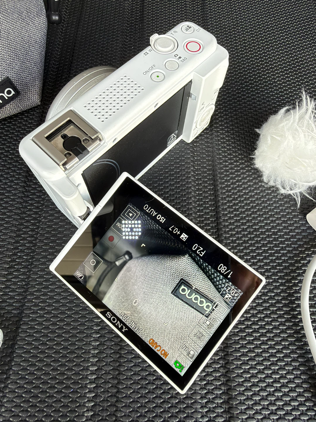 Sony ZV-1F White Vlogging Camera - photo 3