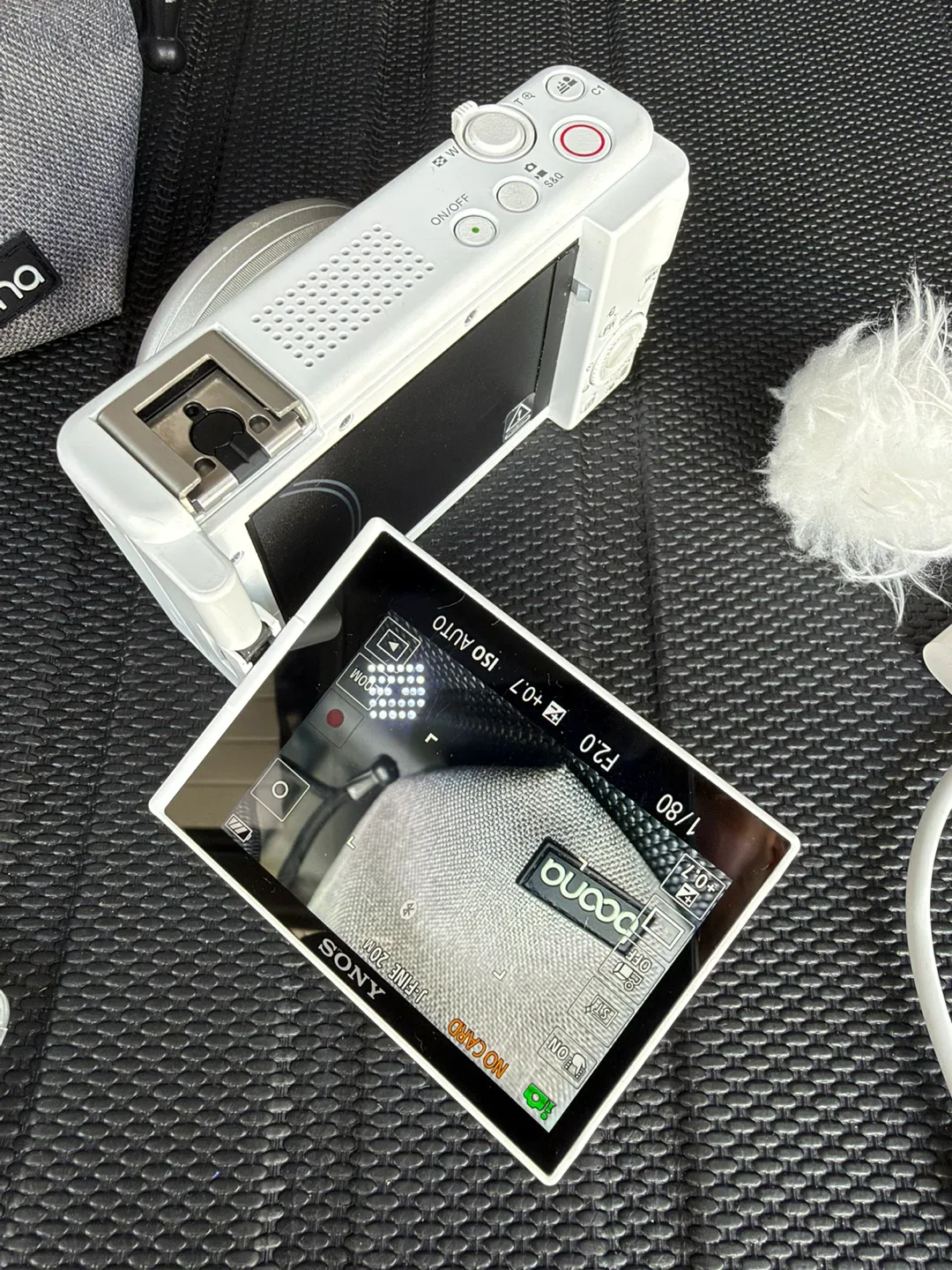 Sony ZV-1F White Vlogging Camera - photo 3